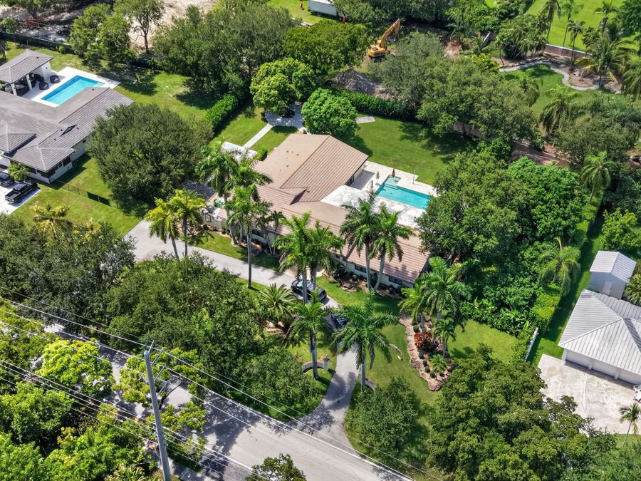 Overhead drone view of a Pinecrest estate