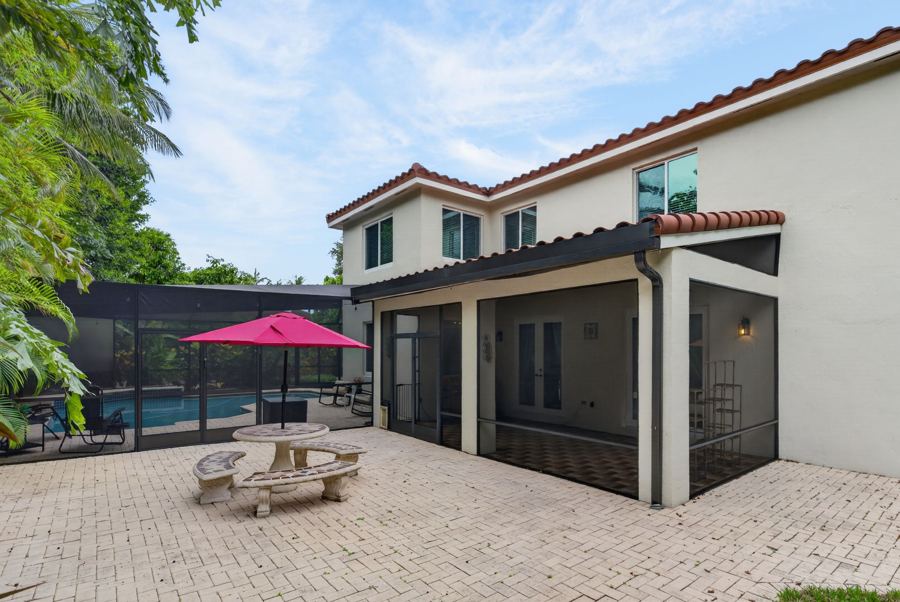 Rear patio and red umbrella, Palmetto Bay